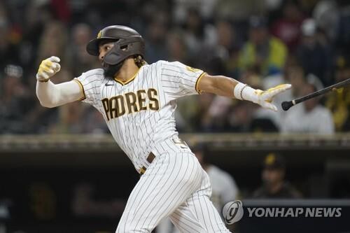 MLB 닷컴, 김하성 활약에 타티스 주니어 '외야수 전향' 전망