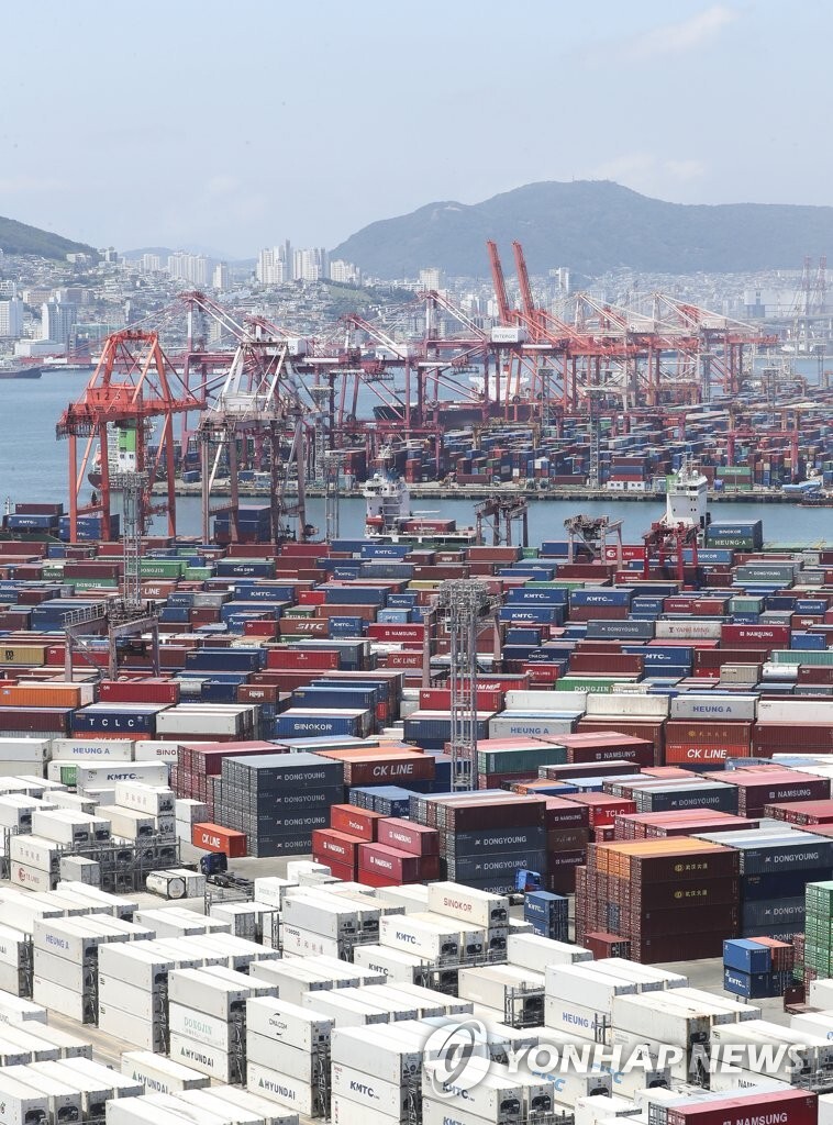 (LEAD) S. Korea logs current account surplus in May, turnaround from April deficit