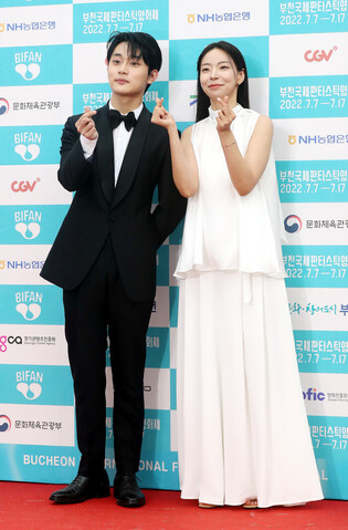 S. Korean actor Kim Jun-hyung and actress Ko Yoo