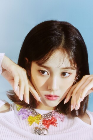 J's individual concept photos for STAYC's third single album "WE NEED LOVE" drop