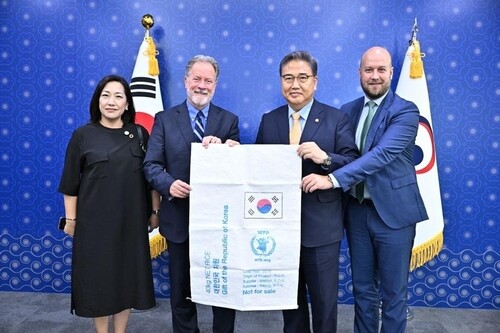 (2nd LD) WFP chief meets S. Korean ministers to discuss N. Korea food situation
