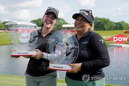 컵초·살라스, LPGA 팀 경기 우승…강혜지는 공동4위