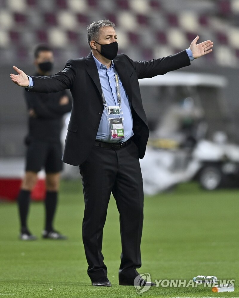 스코치치 이란 축구대표팀 감독 해임, 엿새 만에 '없던 일로'