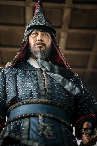 달라진 모습으로 돌아온 영웅 이순신…'한산: 용의 출현'