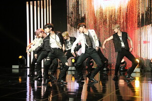 Photos of Blitzers at showcase of 'WIN-DOW'