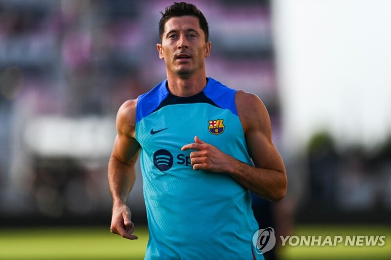 FC바르셀로나, 레반도프스키 영입 발표…바이아웃 7천억원