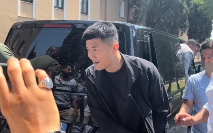 '나폴리행 임박' 김민재, 이탈리아 입성…황인범은 아테네 도착