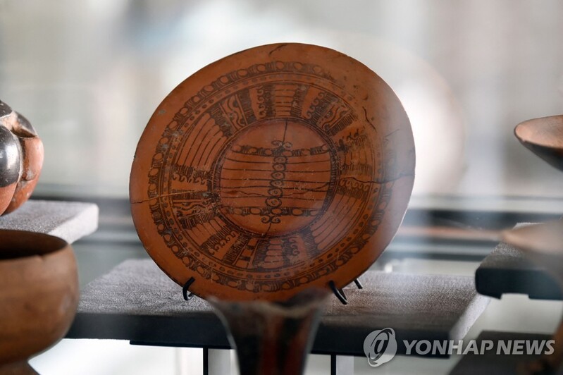 외국에 흩어진 유물 찾는 멕시코…"스페인서 2천500점 돌려받아"