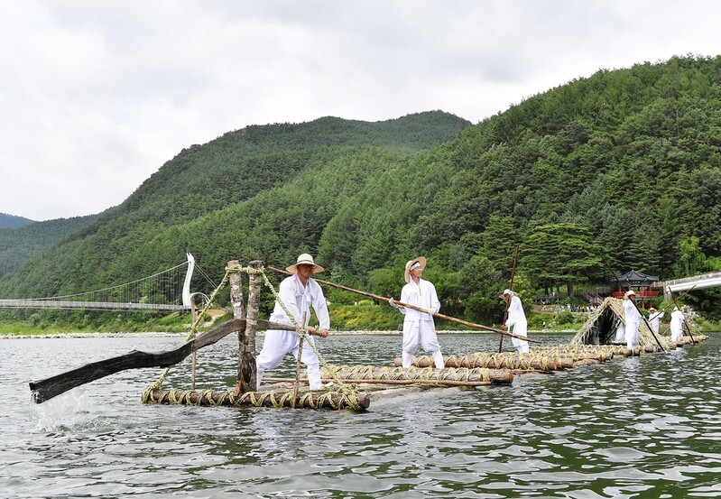 남한강 따라 두둥실…정선 아우라지 뗏목 축제 29일 개막