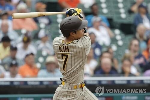 김하성, '역전 적시타+호수비' 활약…팀은 3-4 역전패