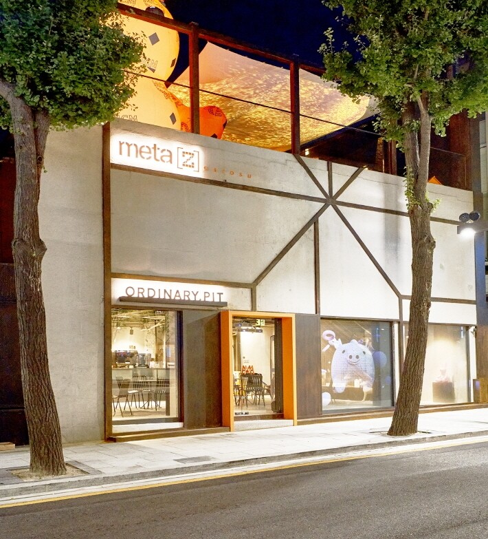 [게시판] MCM, 서울 가로수길에 복합문화 체험형 매장 개장