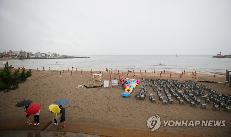 "3년만에 연 축제인데"…야속한 태풍에 제주 관광 된서리