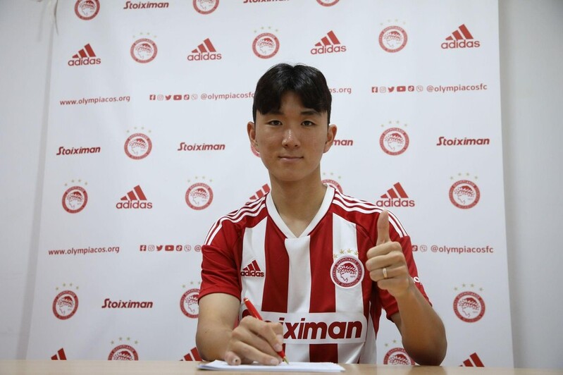 황인범, 데뷔전 미뤄진다…"러시아축구협회서 서류 안보내"