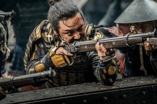 'Hansan: Rising Dragon' vs 'Emergency Declaration'