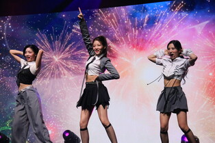 Photos of Tri.be performing 'In The Air' during the media showcase for third single album 'LEVIOSA'