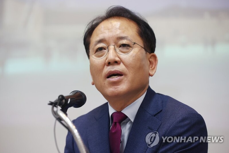 국립중앙박물관장 "이건희 기증품, 해외 박물관 전시 협의 중"