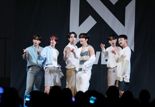 Photos of WEi Japan 1st Mini Album [Youth] Mini Live & Talk Show