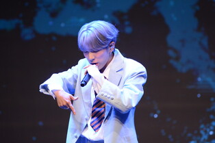 Performance photo of LUMINOUS during media showcase for 'LUMINOUS in Wonderland'