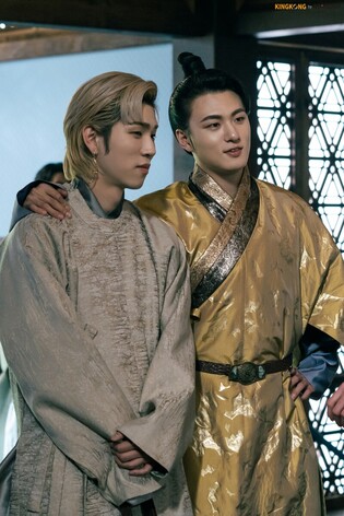 Photos of Shin Seung-ho during drama 'Alchemy of Souls' shooting