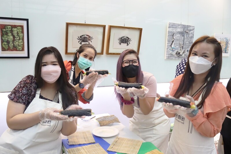 태국인이 만드는 '우영우' 김밥…방콕서 한국문화 체험행사