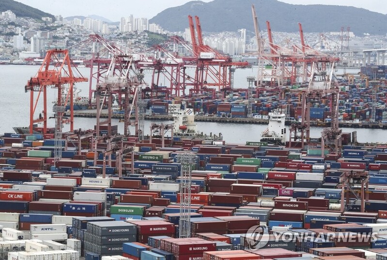 Exports up 3.9 pct during first 20 days of Aug.; trade deficit widens