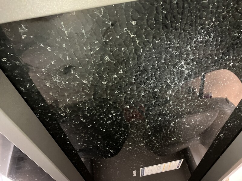 [OK!제보] 2년쓴 세라믹식탁 갑자기 '펑'…강화유리 산산조각