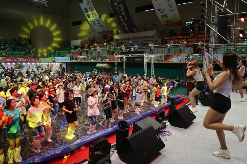 영동포도축제 내일 개막…3년 만의 대면행사로 열려