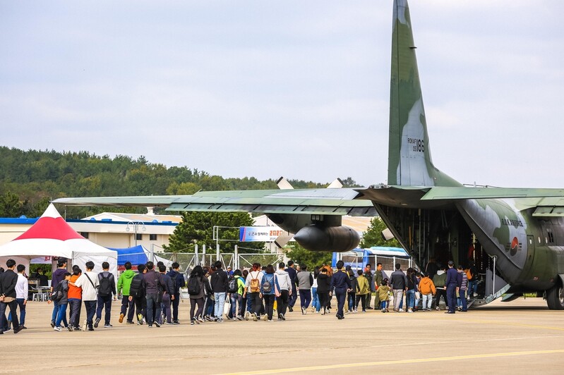 짜릿한 비행경험…'2022 사천에어쇼' 무료체험 신청 접수