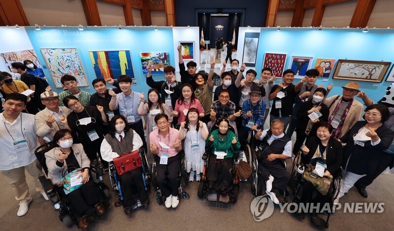 "예술엔 장애의 한계 없어"…청와대서 '장애예술인 특별전' 개막(종합)
