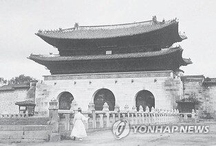Gwanghwamun woldae to open next year after restoration