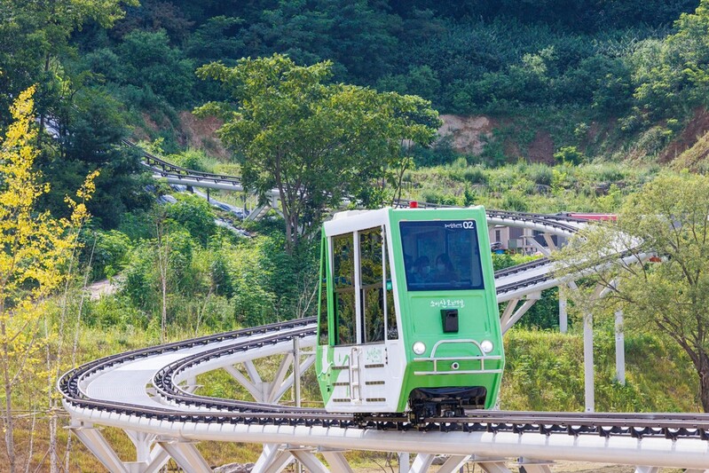 '평야 너머 DMZ가 한눈에' 철원 소이산 모노레일 정식운영 시작