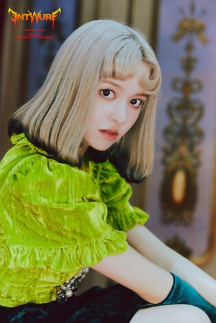 Photos of NMIXX for new album 'ENTWURF'