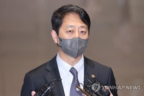 (LEAD) Trade chief to visit U.S. for talks on EV tax credit