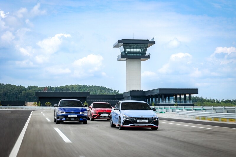 Hyundai opens driving experience center in S. Korea
