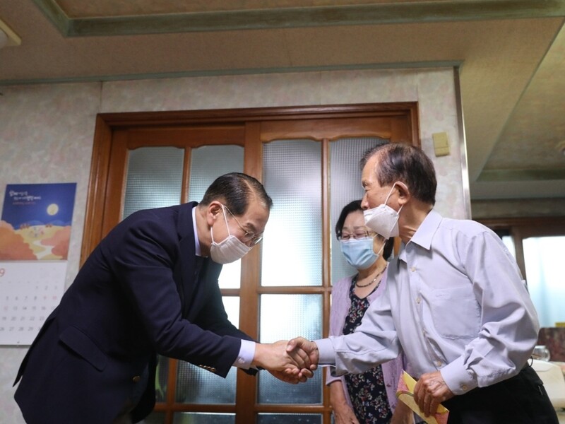 권영세 "이산가족 문제는 최우선과제…북한과 언제든 대화"(종합)