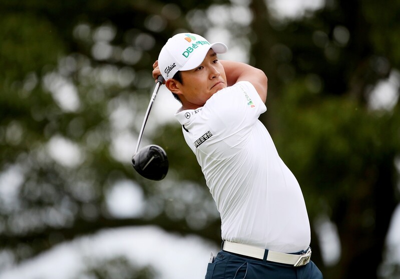 '아차! OB' 서요섭, 3주 연속 우승 '노란불'…1R 2언더파