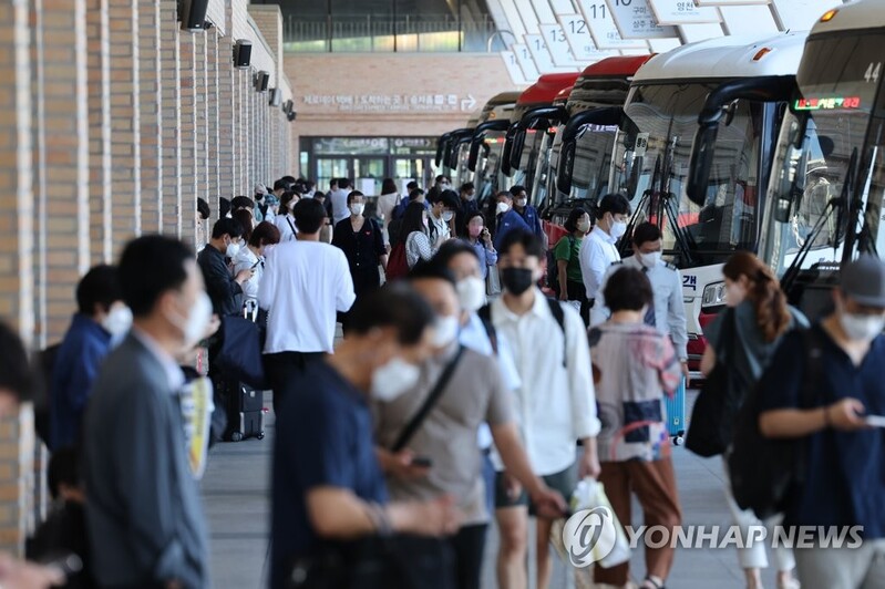 연휴 첫날 중부 맑고 남부·제주 구름많아…보름달은 볼 수 있어