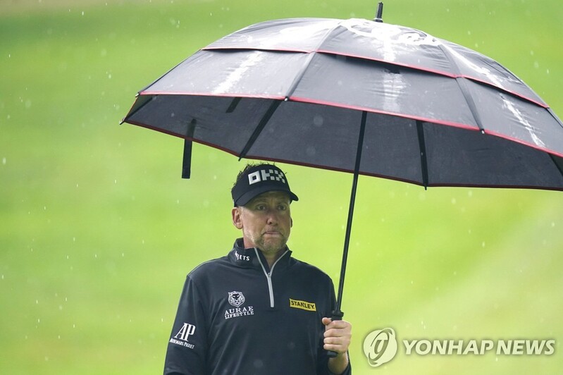 '반 LIV' 선봉 호셜, LIV로 떠난 폴터와 연습 그린서 설전