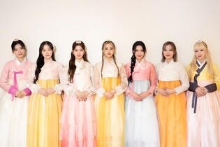 Girl group Billlie's Chuseok Holiday greeting photos