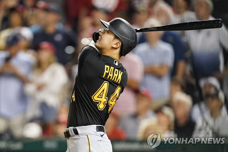 Pirates' Park Hoy-jun sent to minors after one plate appearance