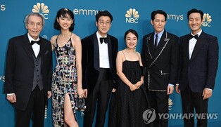 (2nd LD) 'Squid Game' wins best drama series actor, director at Emmys