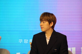 'Chain Reaction' MCs during press conference