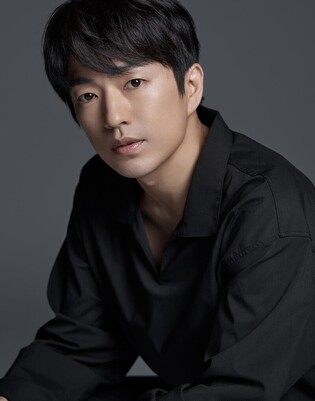 Actor Jung Moon-sung to star in JTBC's new drama 'Sacred Divorce'