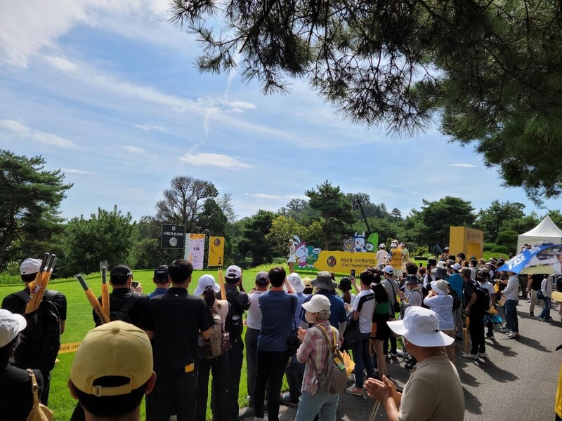 '흥행스타' 전인지 출전에 KLPGA '구름 관중'…"3년 만의 직관"