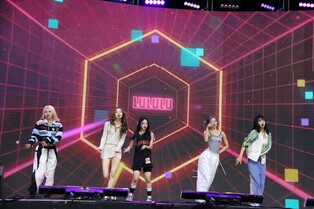 Mimiirose performing 'Lululu' during media showcase of debut album 'AWESOME'