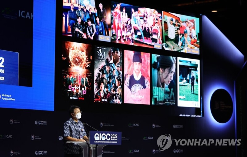 [특징주] SM엔터, 이수만 개인회사와 결별 소식에 18% 급등(종합)