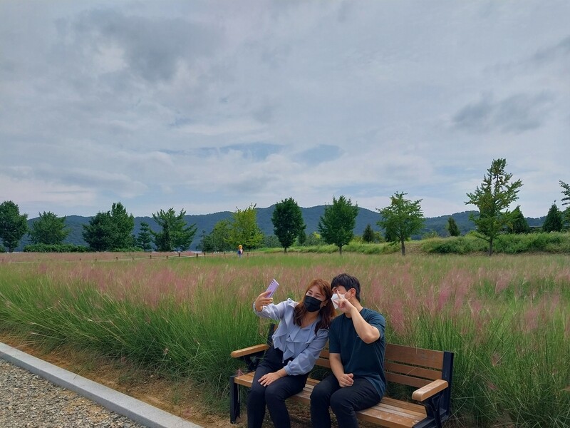 창원 하수처리시설의 변신…덕동물재생센터가 꽃밭 천지로