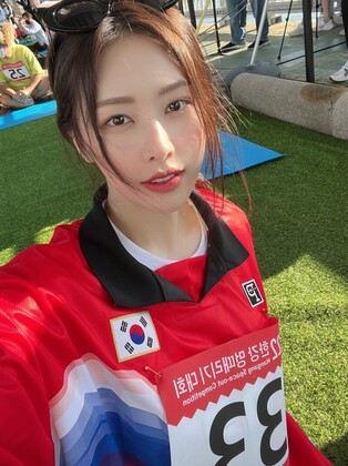 Singer Hezz participates in Space-out competition '2022 Han River Hitting Mung'