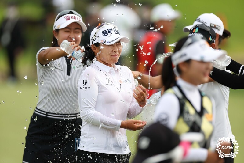 KLPGA 투어 김수지 우승에 '수지맞은' 의류 후원사