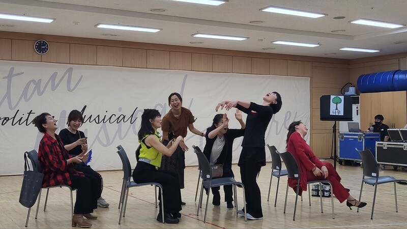 50대 그녀들의 살아있는 수다, 작품이 되다…뮤지컬 '다시, 봄'